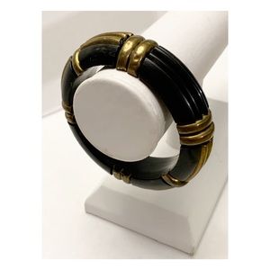 Vintage boho brass and acrylic? Unique Ribbed bangle bracelet SMALL